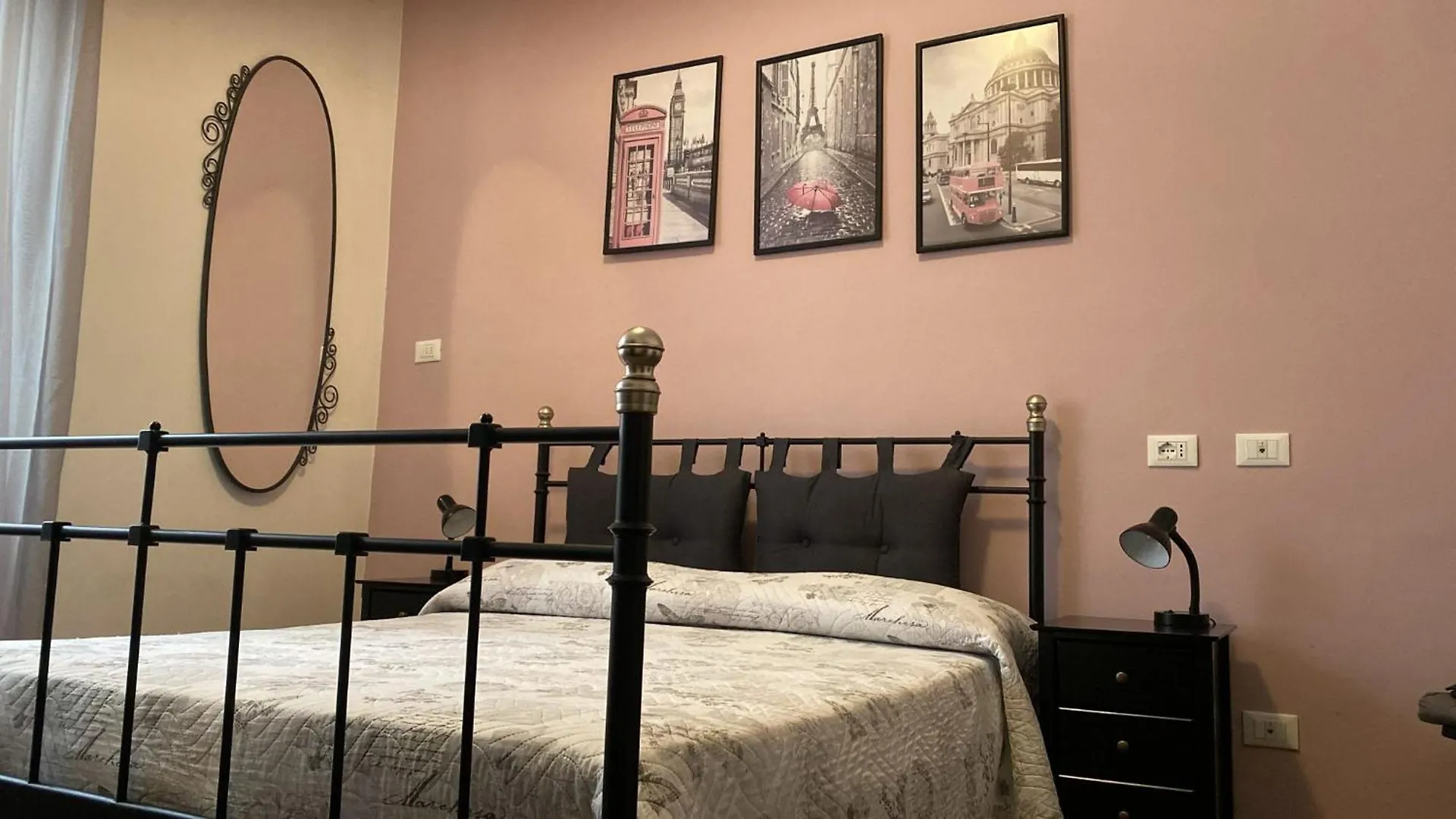 Casa Sole E Luna Gênes 0*,